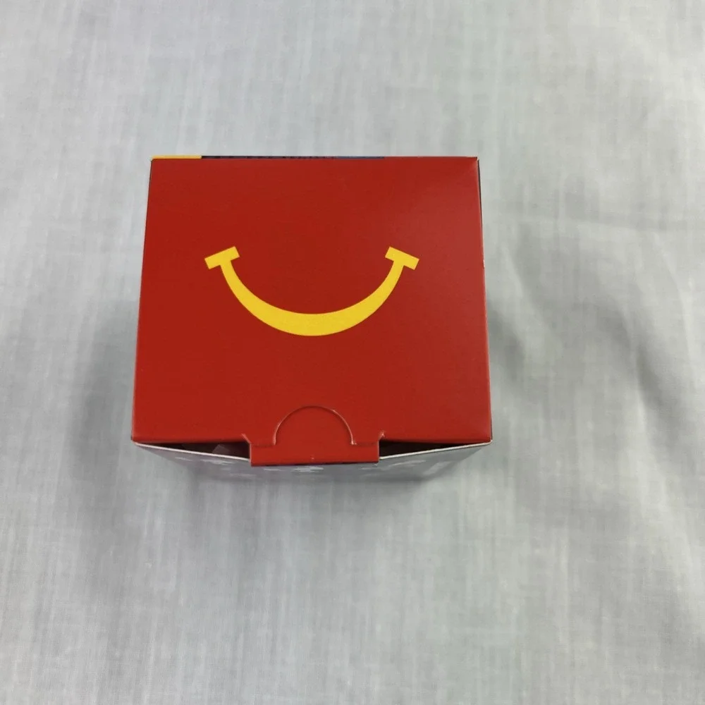 McDonald's Mario Kart 8 Deluxe #6 Gold Mario Happy Meal Toy Nintendo Collectible